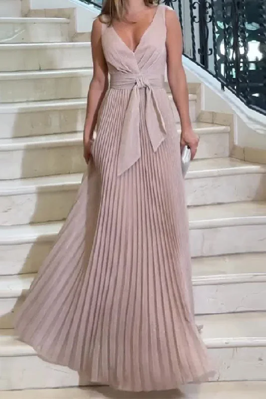 Your Chance to Save is Now!Solid Color Unusual V Neck Pleated Maxi Dress