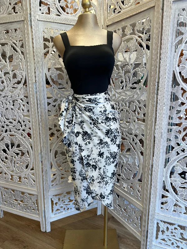 Buy More, Save More!Black Floral Draped Skirt