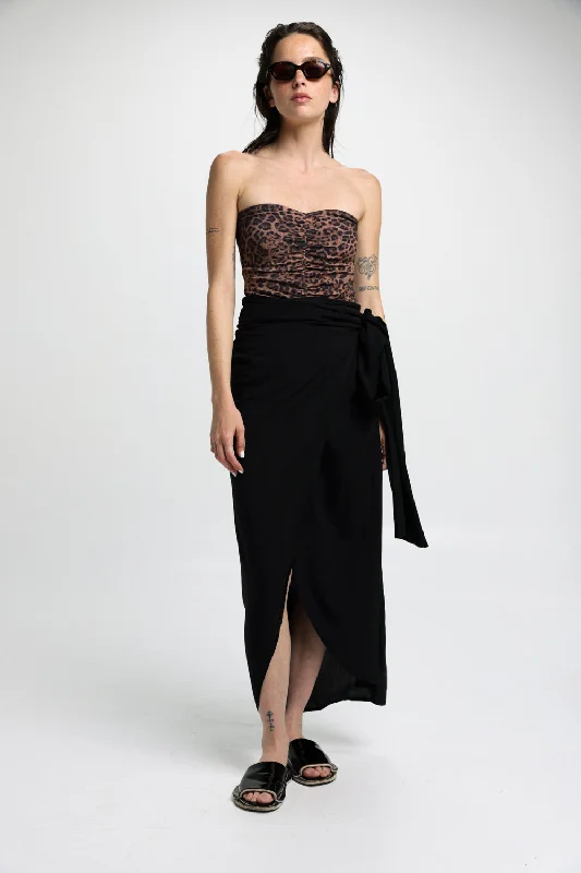 Save Up to 50% Off!EE Black Skirt