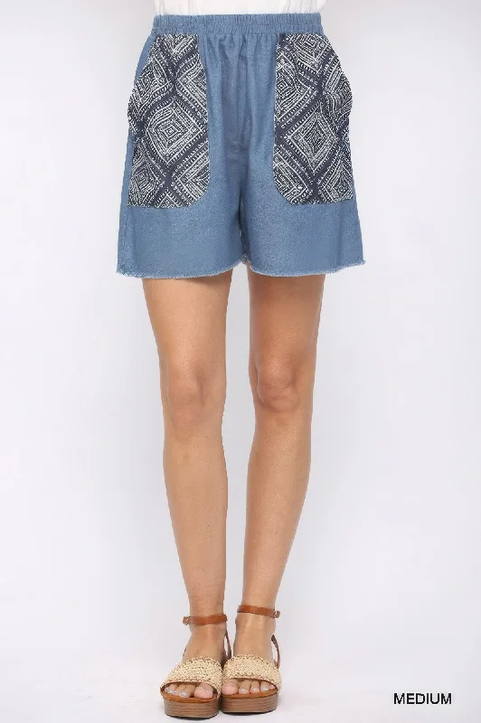 Upgrade for Less!Denim And Print Pockets Elastic Waist Shorts With Raw Hem
