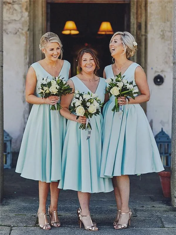 Score Big Savings Today!V-neck Short Blue Bridesmaid Dresses, Lovely Bridesmaid Dresses, Simple Bridesmaid Dresses