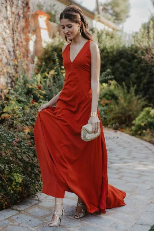 Only a Few Left – Order Now!V-neckline Orange Red Evening Gown with Strapy Back