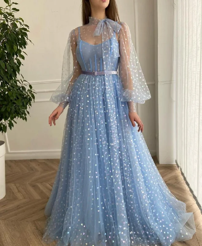 Score Big Savings Today!Blue Hearty Gown