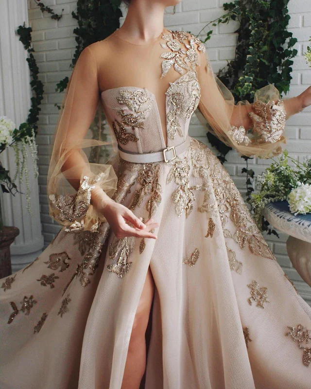 Unbeatable Prices!Mesmerizing Flared Lace Gown