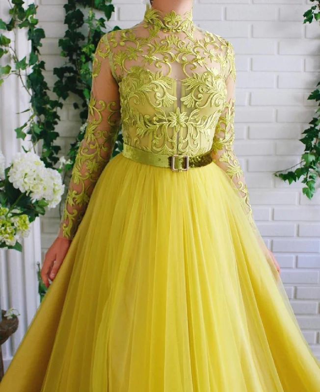 Crazy Discounts Inside!Ornate Vines Gown