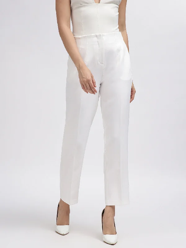 Shop Before It’s Gone!Centre Stage Women White Solid Tapered Fit Trouser